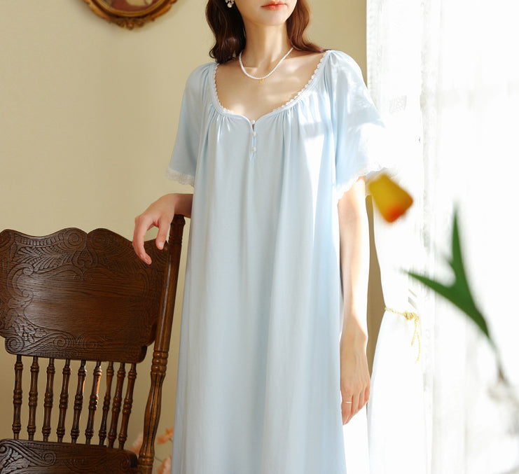 Short-sleeved long loose pajamas
