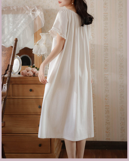 Short-sleeved long loose pajamas