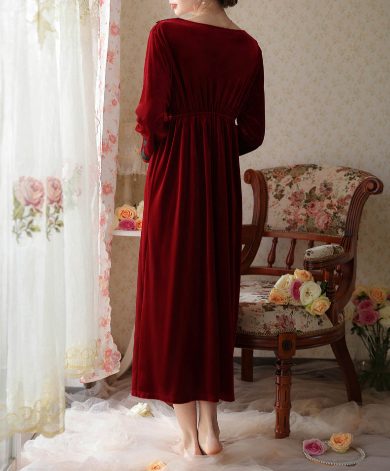 Long thick nightgown