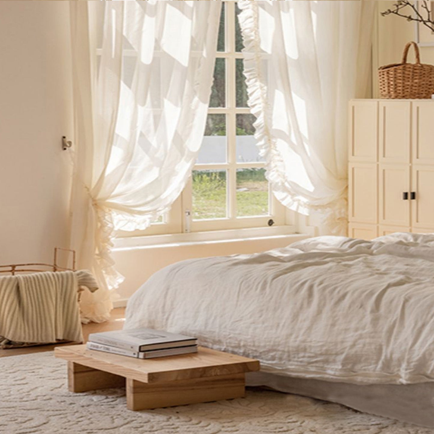 Simple pure white lace curtains