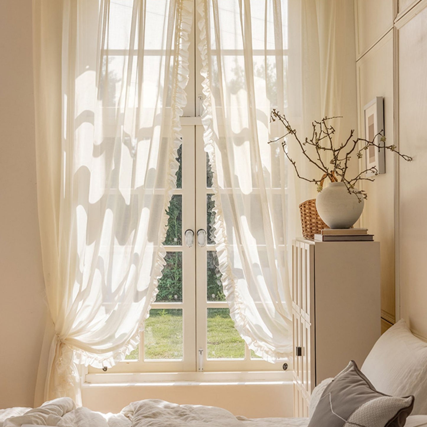 Simple pure white lace curtains